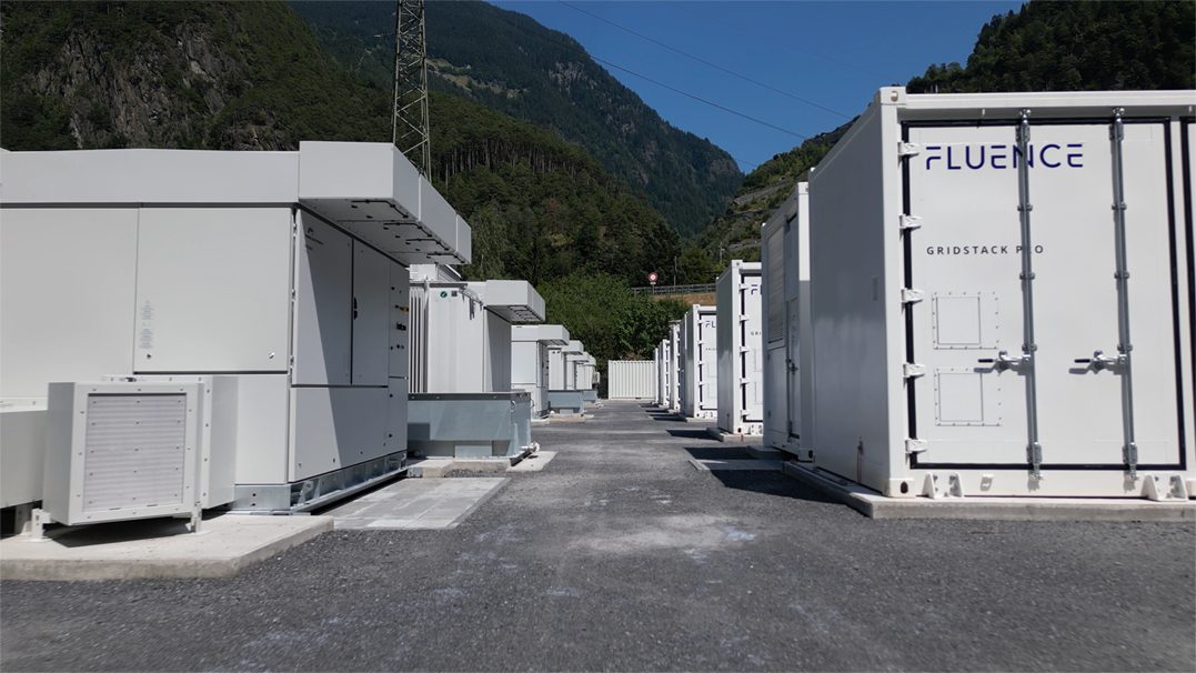 Axpo und energieUri nehmen grössten Batteriespeicher in Betrieb