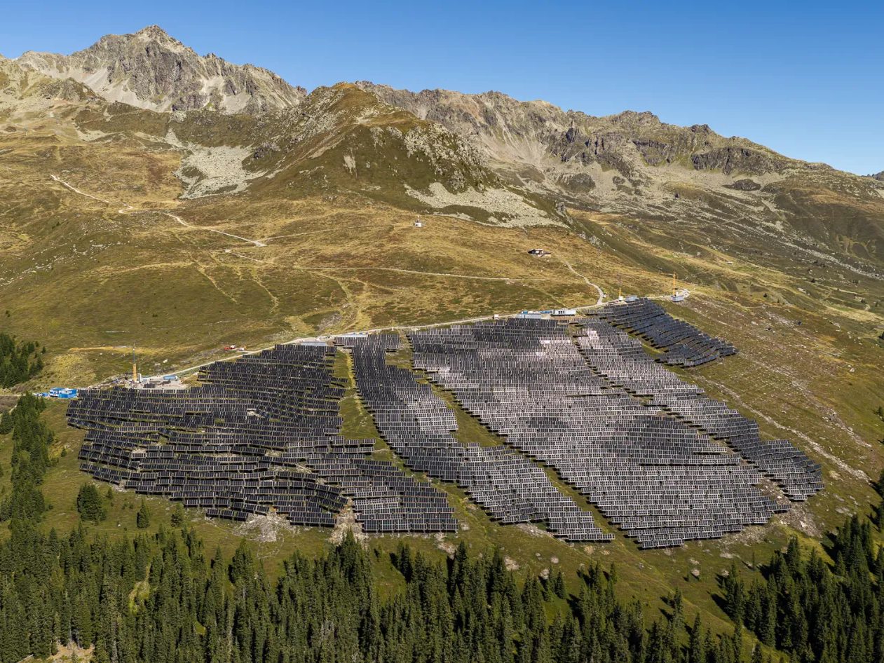 Madrisa Solar: Hälfte der Anlage produziert Strom