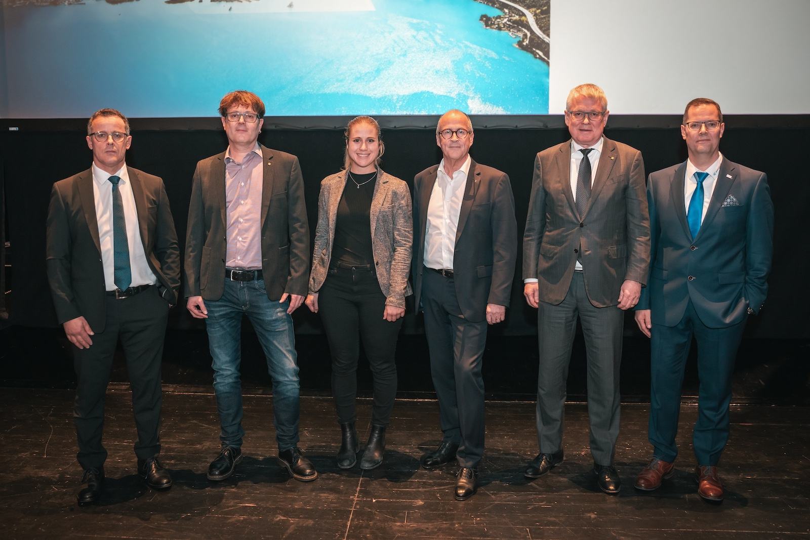 v.l.n.r.: Kurt Schuler (Verwaltungsratspräsident), Roman Balli (neuer Verwaltungsrat), Michele Mehli (neue Verwaltungsrätin), Stephan Marty (abtretender Verwaltungsrat), Urban Camenzind (abtretender Verwal- tungsrat), Werner Jauch (CEO)