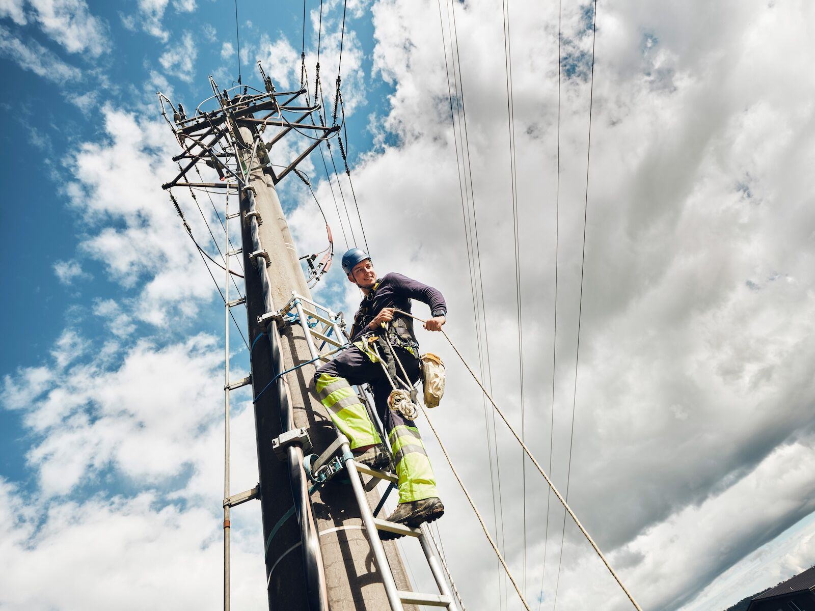 AEW steigert 2025 den EBIT deutlich auf CHF 131,4 Mio. trotz tieferer Gesamtleistung (CHF 833,1 Mio.). 