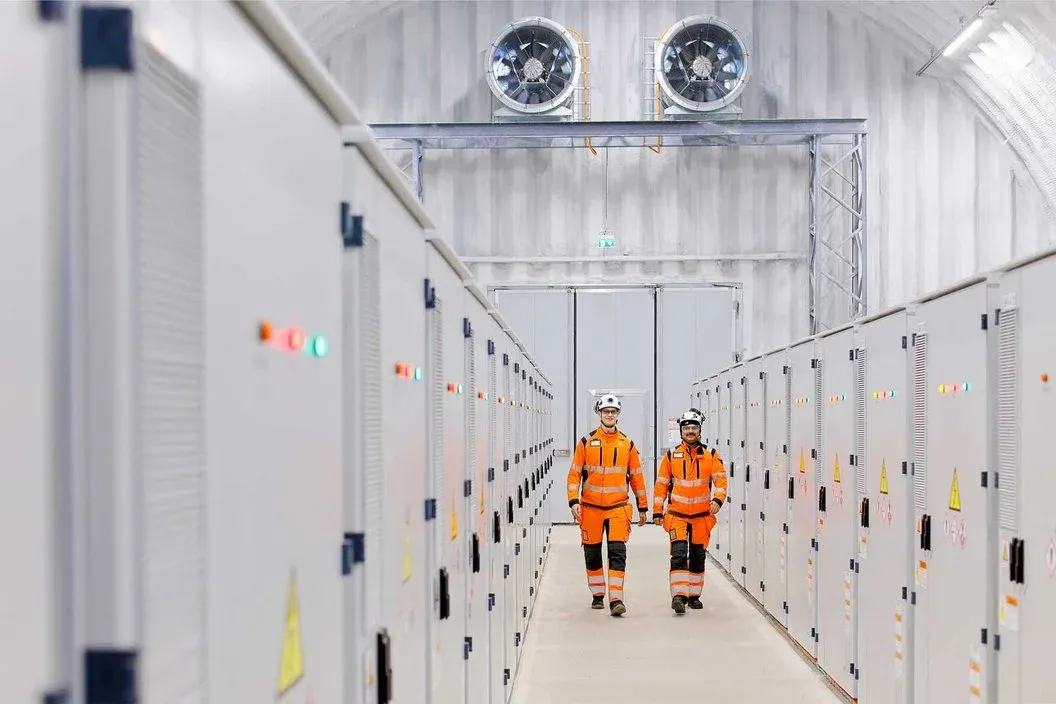 Alpiq erzielt 2025 ein bereinigtes EBITDA von 572 Mio. CHF – trotz 149 Mio. CHF Belastung durch den ungeplanten Ausfall des Kernkraftwerks Gösgen. 