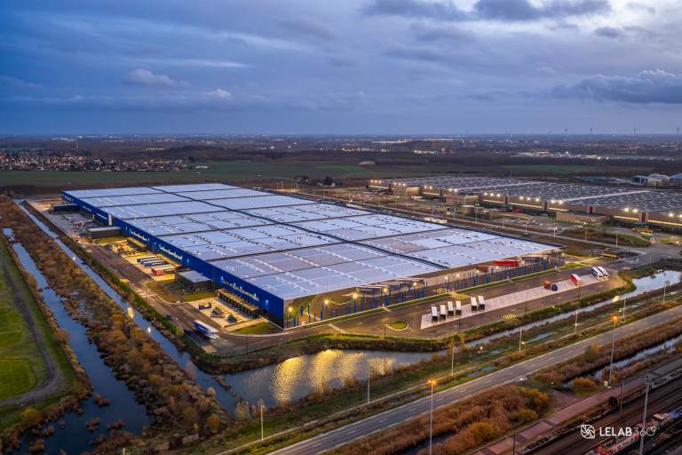 Axpo: Urbasolar baut grösste Solardachanlage Europas