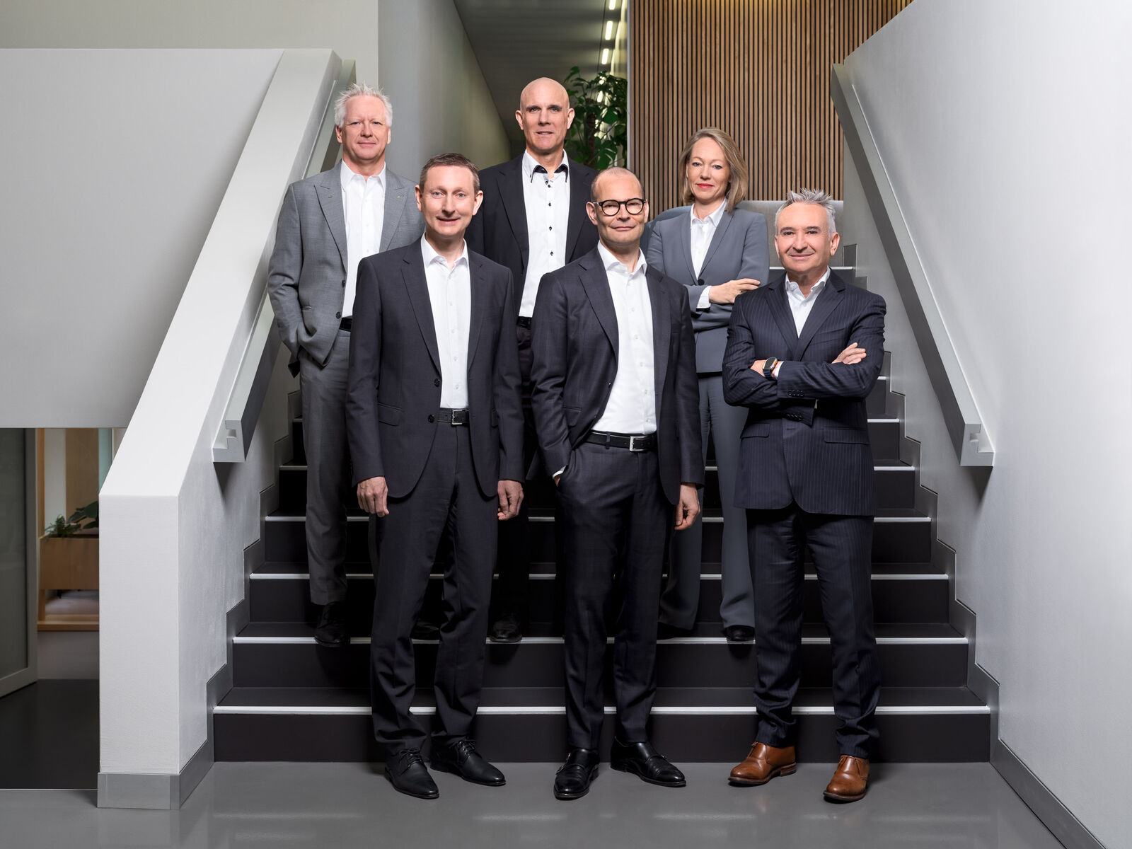 Axpo stärkt Governance und bestätigt Abschluss 2024/25: CHF 200 Mio. Dividende, neues Vergütungssystem mit Fokus auf langfristige Ziele und klare Obergrenzen für Managementvergütung.