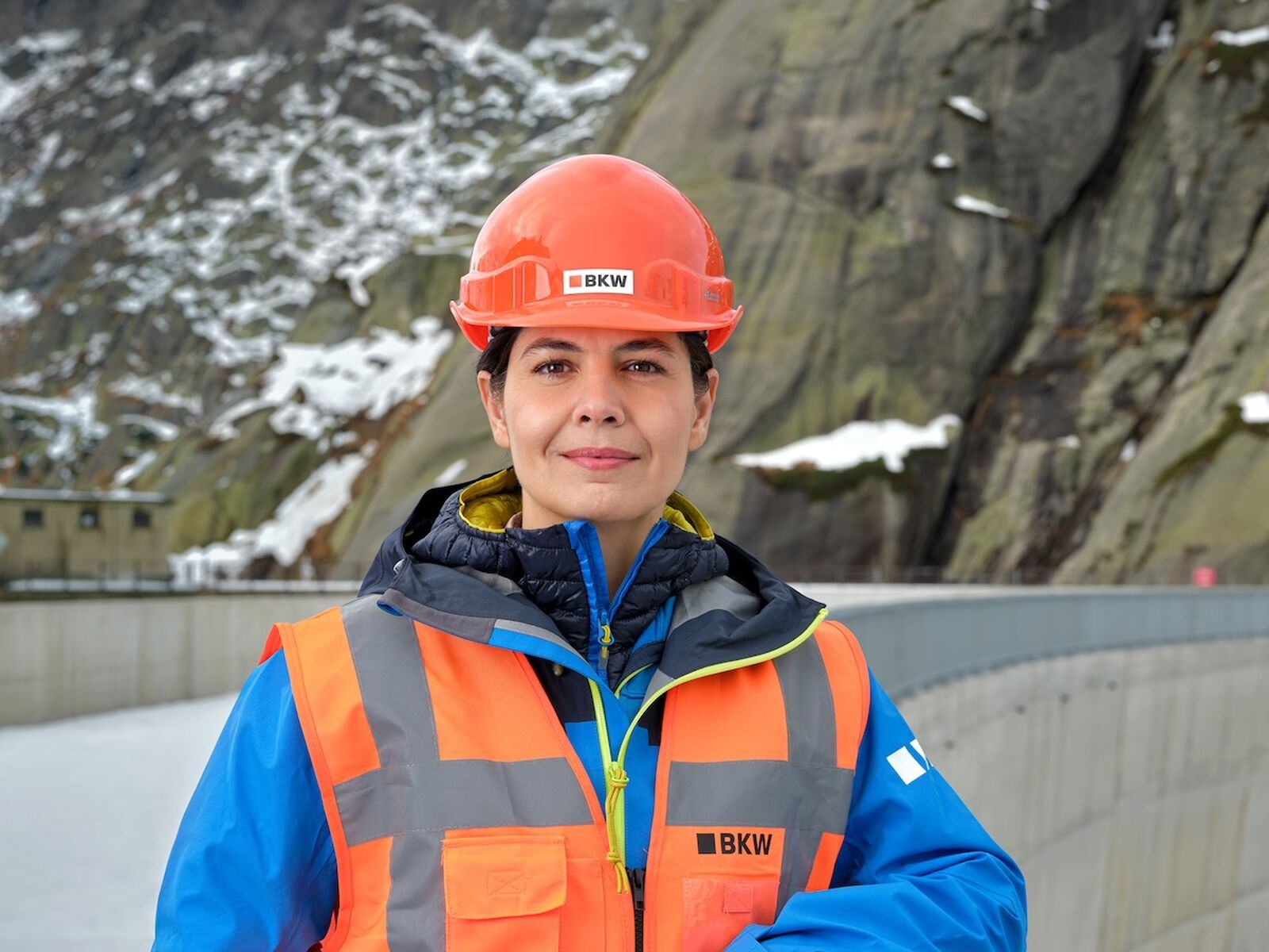 BKW erzielt 2025 trotz tieferer Stromproduktion ein gutes operatives Ergebnis. 674.6 Mio. CHF vor Wertkorrektur, 456.6 Mio. CHF Investitionen, 130’000 SmartMeter installiert und Dividendenantrag von CHF 3.80 pro Aktie. ©Beat Schweizer, BKW AG