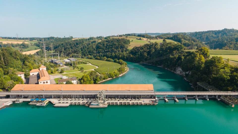 BKW senkt Stromtarife 2027 deutlich und lanciert neuen Netztarif