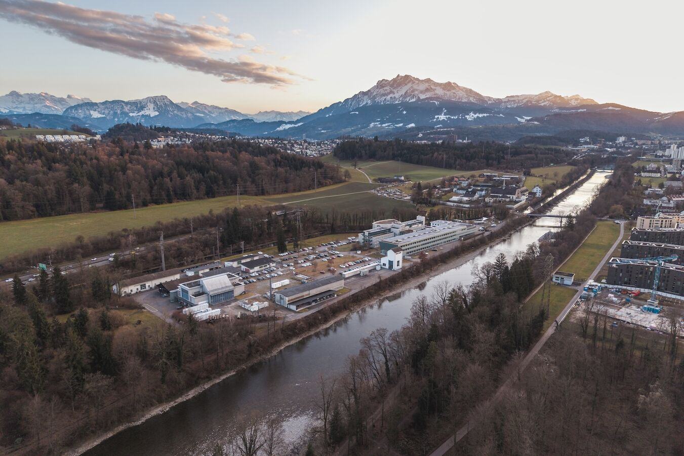 Das bestehende Areal von CKW in Rathausen bietet ungenutzte Landreserven. Die Weiterentwicklung des Standorts kann vollständig auf bereits genutzten Flächen realisiert werden.