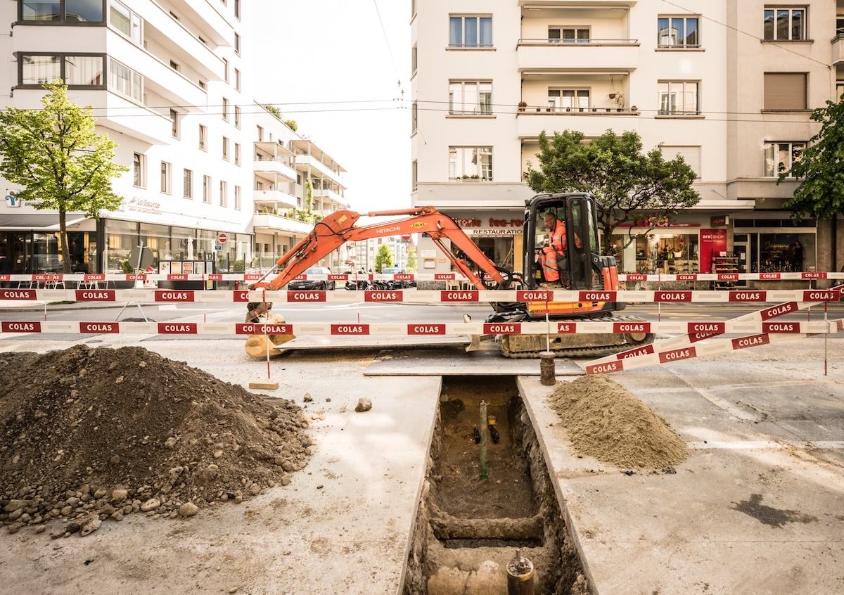 Ab Februar 2026 startet Groupe E mit der ersten Etappe eines strategisch wichtigen Fernwärmeprojekts im Quartier Alt. Ziel ist der Ausbau einer erneuerbaren, lokal verankerten Wärmeversorgung im Stadtzentrum von Freiburg.