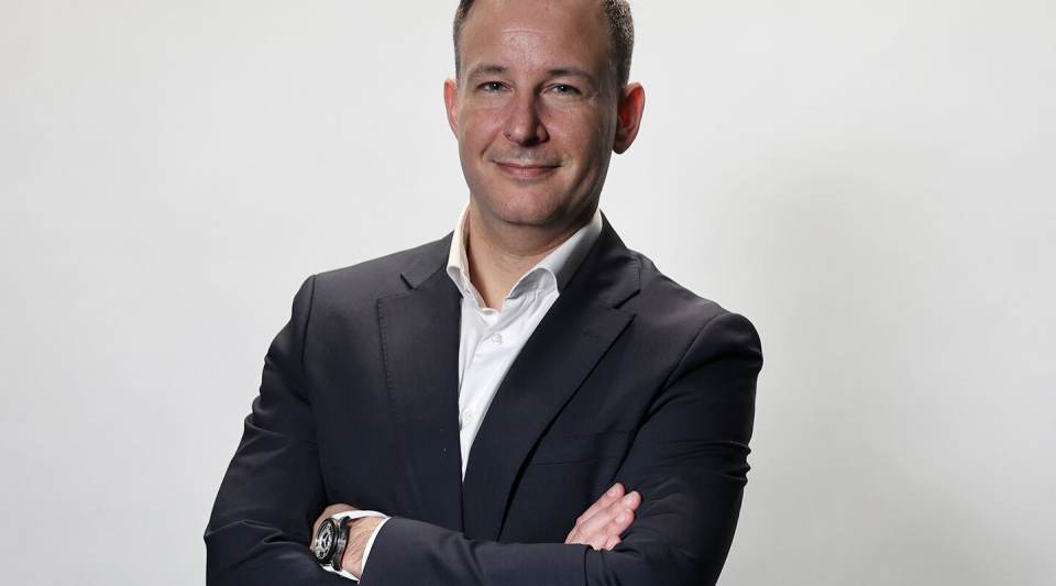 Porträt von Julien Seydoux, dem neuen Direktor Finanzen und Informatik von Groupe E.
