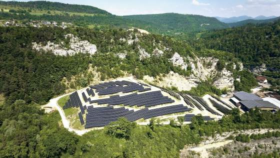 IWB: Deponiefläche liefert Solarstrom