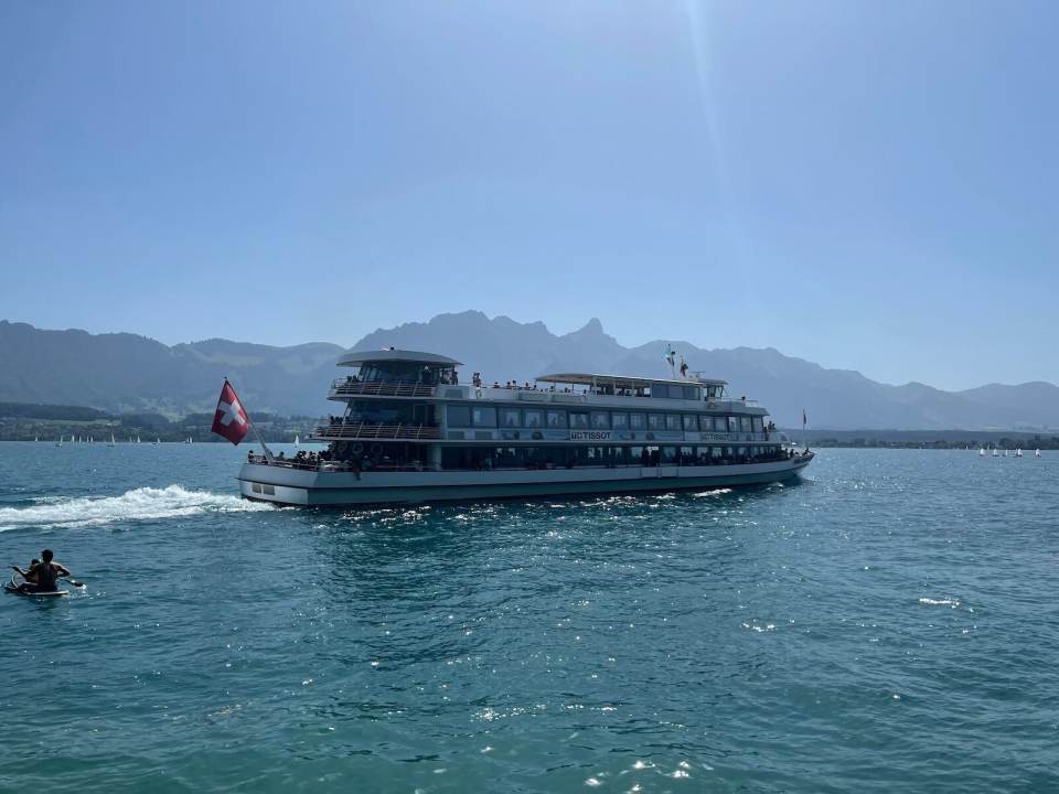 BLS Schifffahrt macht Schiffe zu Energieplattformen