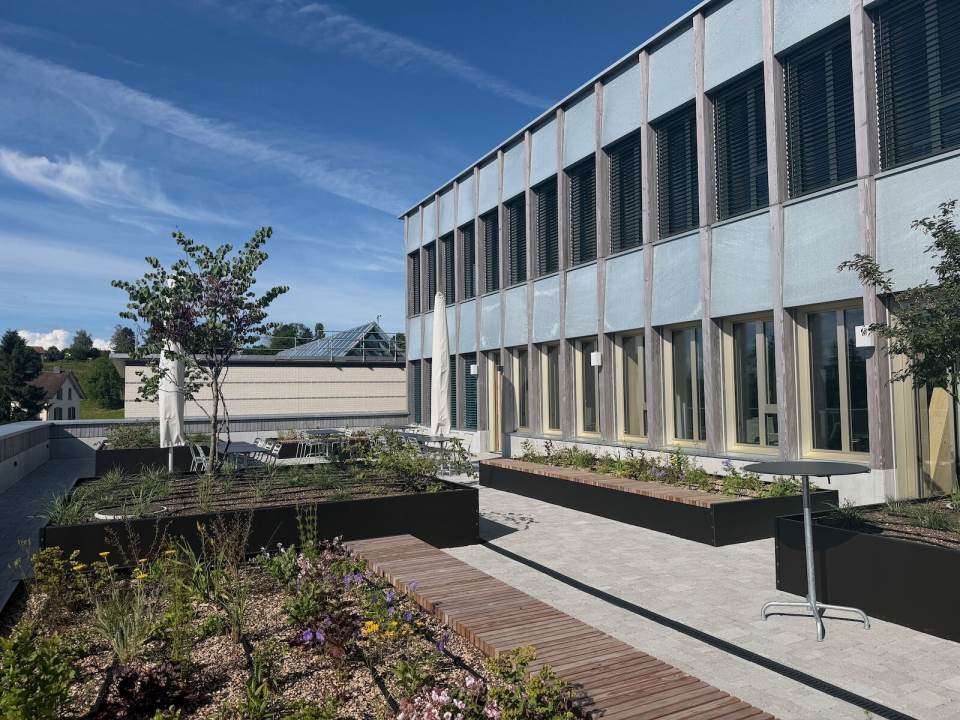 Morgen öffnet die EKT AG ihr neues Betriebsgebäude für die Bevölkerung. Von 10 bis 16 Uhr gibt es Rundgänge, Werkschau, Einblicke in Energie- und Datenversorgung sowie Programm für Gross und Klein.