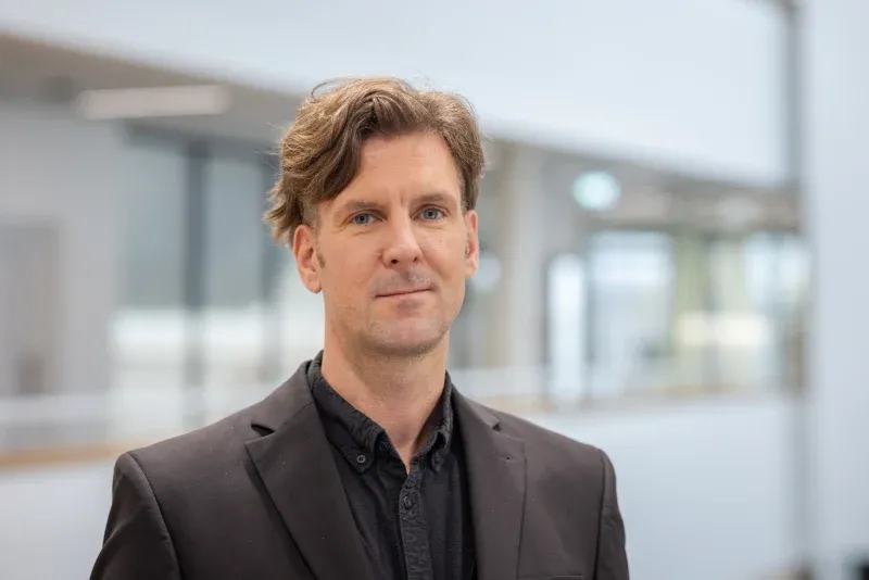 „Die Bundesregierung kann und muss für marktorientierte Großbatteriespeicher hinsichtlich Lage, Objektgröße sowie Netzebene entsprechende Vorgaben machen", regt Wende-von Berg an. „Das Gleiche gilt für Freiflächen-Photovoltaikanlagen und - mit Einschränkungen - auch für Elektrolyseure und Windenergieanlagen."