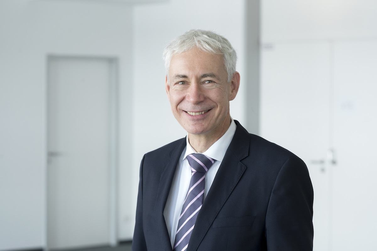 Der Verband der Elektrotechnik, Elektronik und Informationstechnik stellt sich an der Spitze neu auf. Christoph Kutter folgt auf Alf Hendryk Wulf und setzt in seiner Amtszeit klare inhaltliche Akzente.