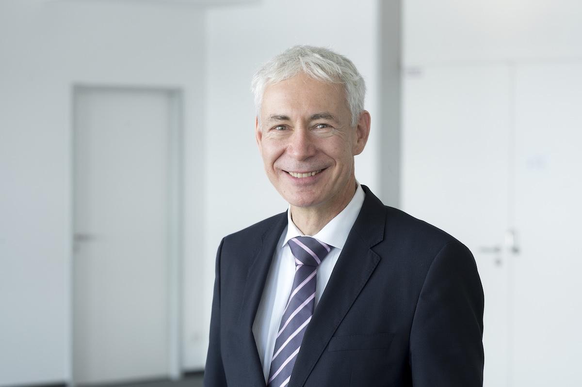 Der Verband der Elektrotechnik, Elektronik und Informationstechnik stellt sich an der Spitze neu auf. Christoph Kutter folgt auf Alf Hendryk Wulf und setzt in seiner Amtszeit klare inhaltliche Akzente.